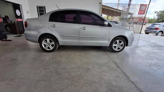 VOLKSWAGEN POLO SEDAN 1.6 MI 8V FLEX 4P AUTOMATIZADO
